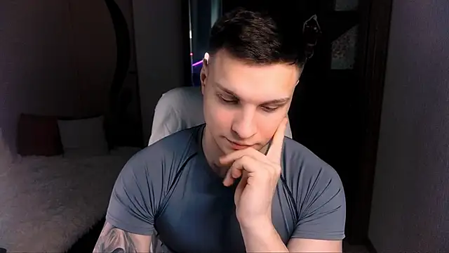 handsome guy01 online show from 28, 12, 2024