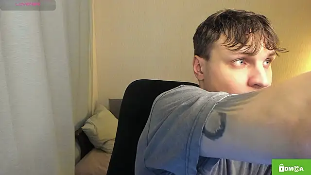 handsome guy01 online show from 24, 2, 2026