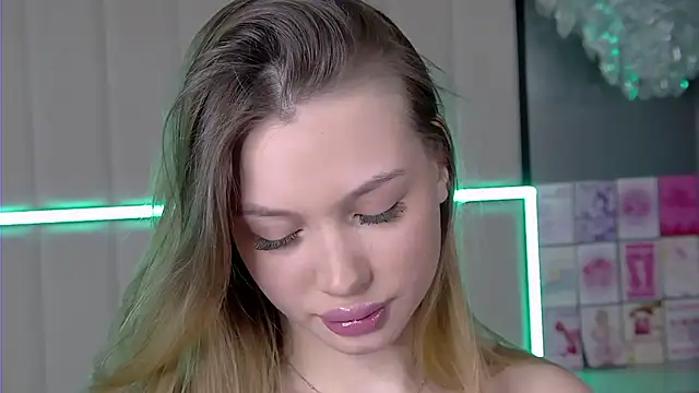 Snapshot of ViolaFlirt chatting on 1, 2, 2025 ViolaFlirt online show from 1, 2, 2025