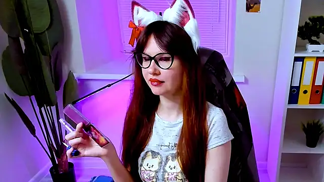 CarolGiggly online show from 9, 10, 2025