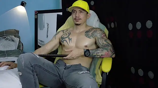 Snapshot of Alex_motta chatting on 12, 4, 2026 Alex motta online show from 12, 4, 2026