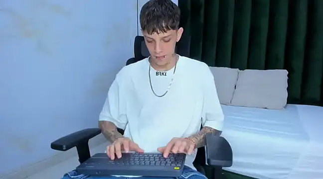 Snapshot of Adam_hard_ chatting on 5, 12, 2024 Adam hard online show from 5, 12, 2024