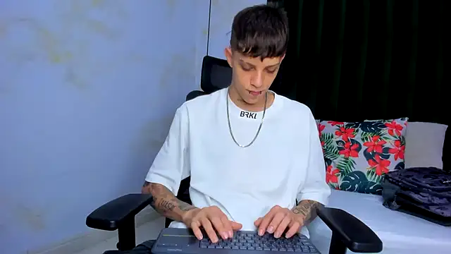 Snapshot of Adam_hard_ chatting on 17, 1, 2025 Adam hard online show from 17, 1, 2025