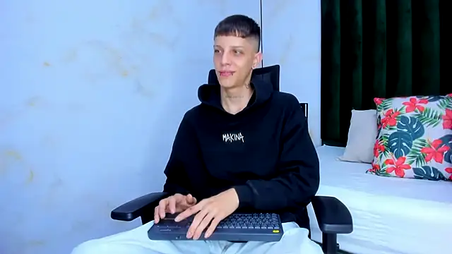 Snapshot of Adam_hard_ chatting on 22, 1, 2025 Adam hard online show from 22, 1, 2025