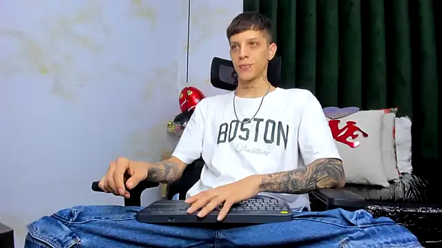 Snapshot of Adam_hard_ chatting on 14, 2, 2025 Adam hard online show from 14, 2, 2025