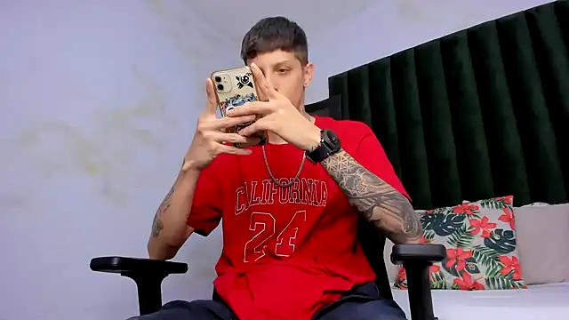 Snapshot of Adam_hard_ chatting on 5, 3, 2025 Adam hard online show from 5, 3, 2025