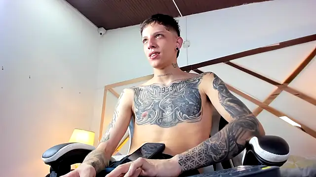 Snapshot of Adam_hard_ chatting on 24, 9, 2025 Adam hard online show from 24, 9, 2025