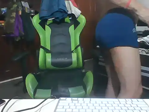 Snapshot of SOLESFETISHBR chatting on 8, 4, 2026 SOLESFETISHBR online show from 8, 4, 2026