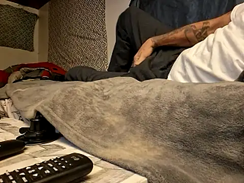 Snapshot of Cantufamily1979 chatting on 2, 2, 2026 Cantufamily1979 online show from 2, 2, 2026