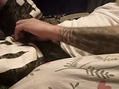 Snapshot of Cantufamily1979 chatting on 2, 3, 2026 Cantufamily1979 online show from 2, 3, 2026