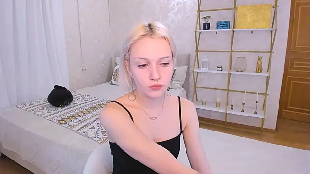 VelvetVixen155 online show from 8, 12, 2024