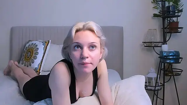 VelvetVixen155 online show from 25, 2, 2025