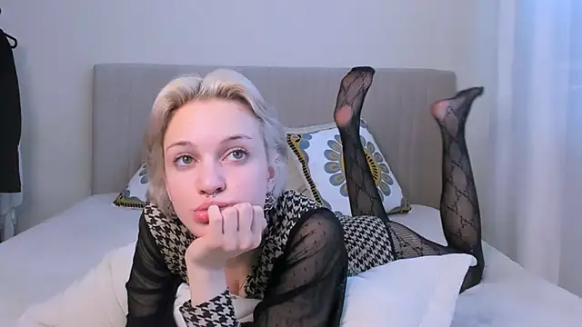 VelvetVixen155 online show from 28, 2, 2025