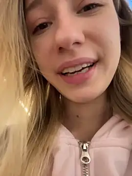 Lia  Love online show from 17, 11, 2025