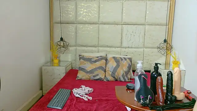 danna flame online show from 27, 11, 2025