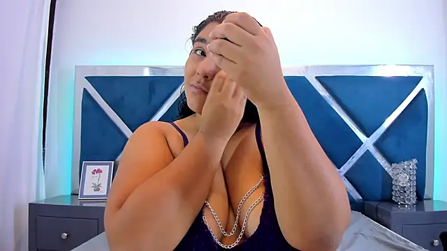 Tiffanymiller00 online show from 22, 5, 2026
