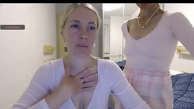 Snapshot of Pepper_mur chatting on 8, 10, 2025 Pepper mur online show from 8, 10, 2025