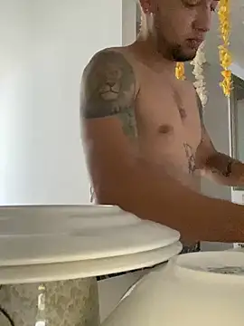 Snapshot of MrSoulMommy chatting on 4, 12, 2024 MrSoulMommy online show from 4, 12, 2024