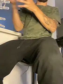 Snapshot of MrSoulMommy chatting on 8, 12, 2024 MrSoulMommy online show from 8, 12, 2024