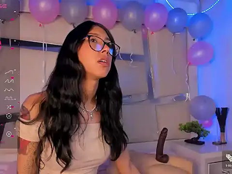 Snapshot of Mis__lola chatting on 12, 11, 2025 Mis lola online show from 12, 11, 2025