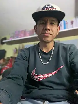 Snapshot of oiram27 chatting on 1, 4, 2026 oiram27 online show from 1, 4, 2026