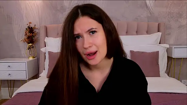 milaleoneli online show from 5, 11, 2025