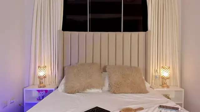 Snapshot of Aliison_Smith chatting on 16, 4, 2026 Aliison Smith online show from 16, 4, 2026