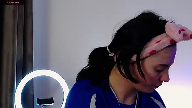 AveryWillow online show from 6, 3, 2025