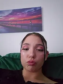 AveryWillow online show from 16, 9, 2025