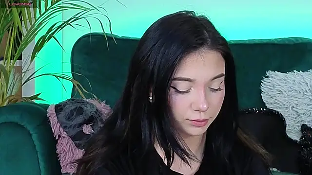 AveryWillow online show from 3, 11, 2025