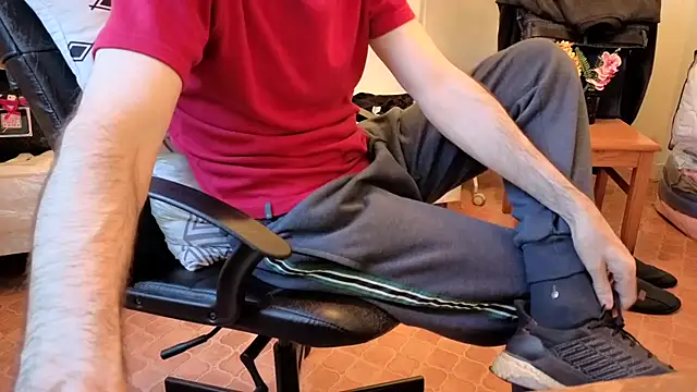 Snapshot of SteveStiffbone chatting on 14, 11, 2025 SteveStiffbone online show from 14, 11, 2025