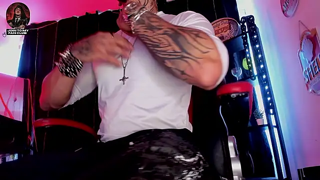 Snapshot of the_beast_master_ chatting on 20, 3, 2026 the beast master online show from 20, 3, 2026