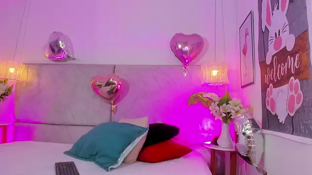 naomiii   online show from 26, 3, 2026