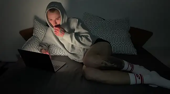 Snapshot of Antik chatting on 9, 2, 2025 Antik online show from 9, 2, 2025