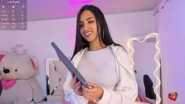 Jazmin tay online show from 12, 11, 2025