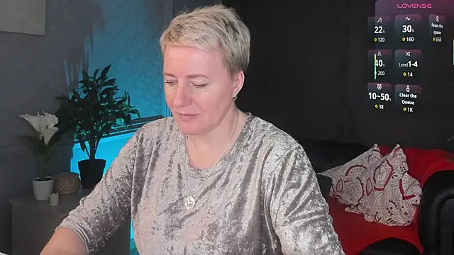 Snapshot of Nika_Smit chatting on 3, 4, 2026 Nika Smit online show from 3, 4, 2026