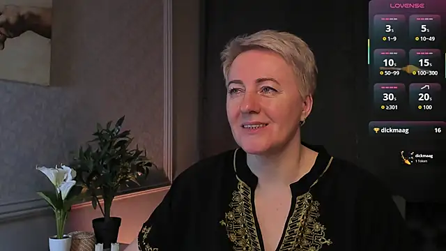 Snapshot of Nika_Smit chatting on 11, 4, 2026 Nika Smit online show from 11, 4, 2026