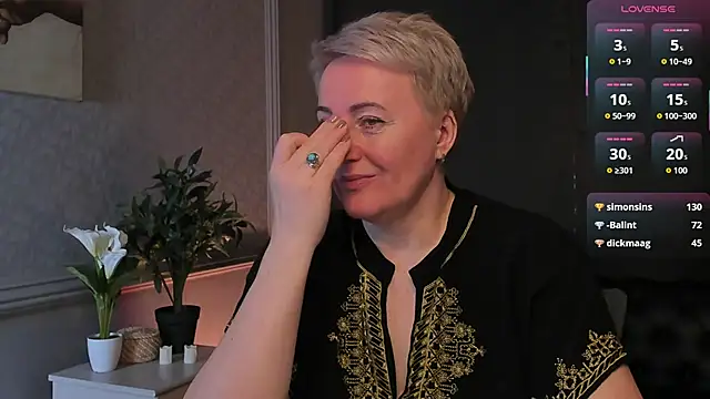 Snapshot of Nika_Smit chatting on 11, 4, 2026 Nika Smit online show from 11, 4, 2026