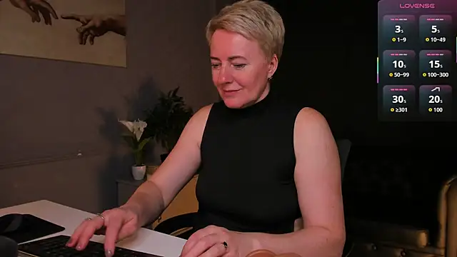 Snapshot of Nika_Smit chatting on 17, 4, 2026 Nika Smit online show from 17, 4, 2026