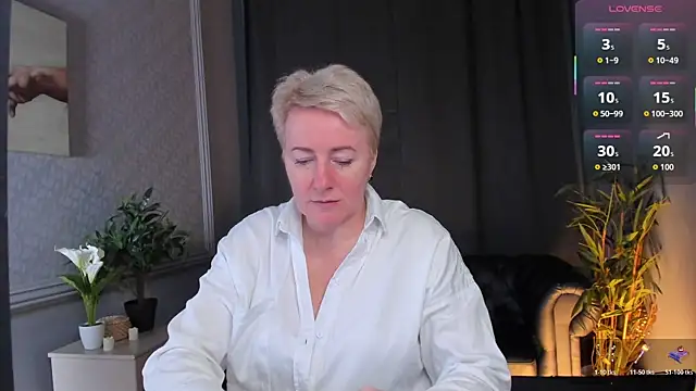 Snapshot of Nika_Smit chatting on 19, 4, 2026 Nika Smit online show from 19, 4, 2026