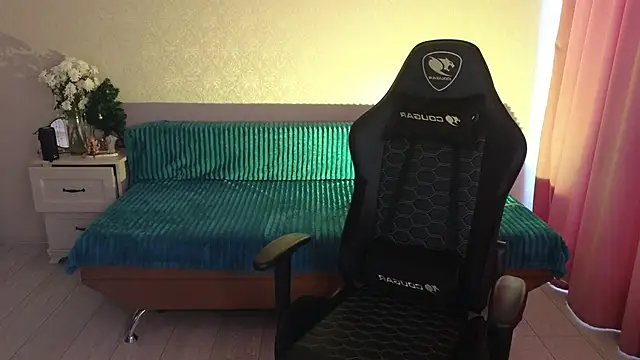 Snapshot of Megan_Kira chatting on 8, 1, 2025 Megan Kira online show from 8, 1, 2025