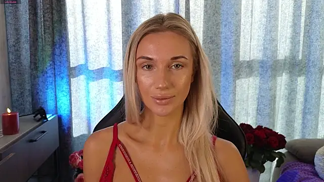 Snapshot of Megan_Kira chatting on 13, 3, 2026 Megan Kira online show from 13, 3, 2026