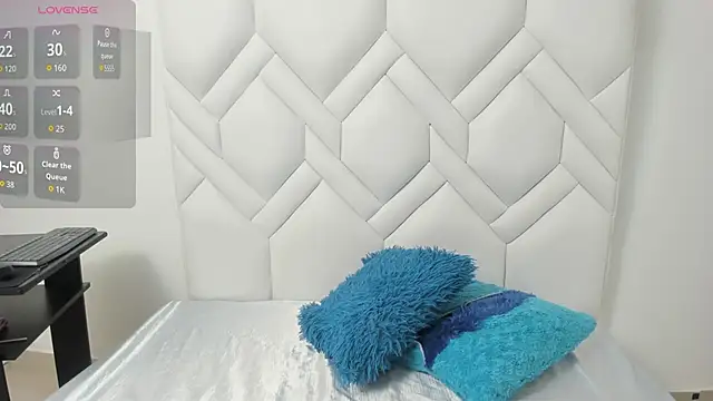 Analia18  online show from 12, 11, 2025