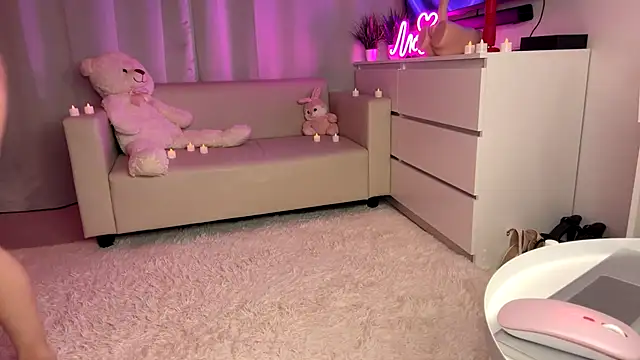 Snapshot of sue_star chatting on 2, 3, 2026 sue star online show from 2, 3, 2026