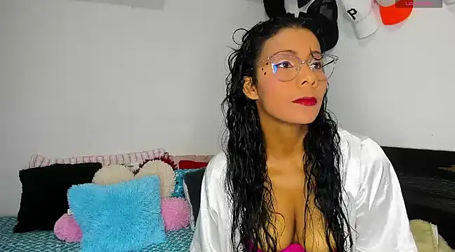 Snapshot of Nenita_Hot_ chatting on 6, 3, 2025 Nenita Hot online show from 6, 3, 2025