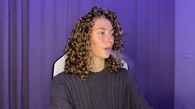 Snapshot of lady_curls chatting on 5, 12, 2024 lady curls online show from 5, 12, 2024