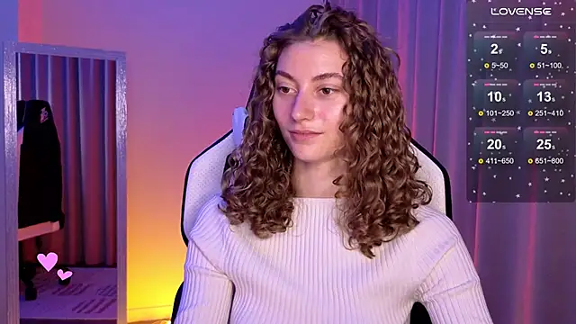 Snapshot of lady_curls chatting on 12, 1, 2025 lady curls online show from 12, 1, 2025