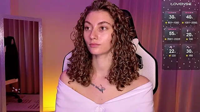 Snapshot of lady_curls chatting on 15, 1, 2025 lady curls online show from 15, 1, 2025