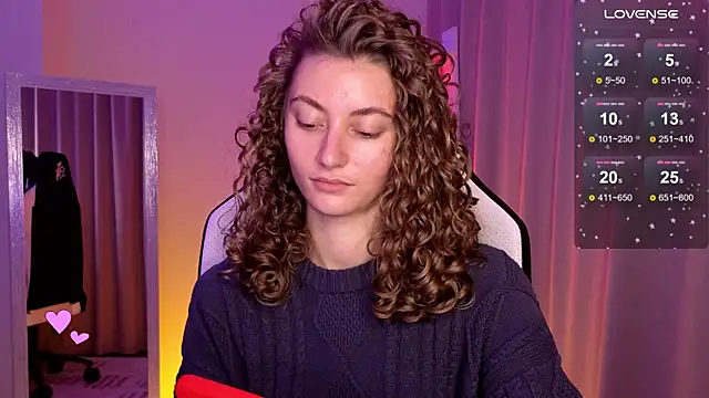 Snapshot of lady_curls chatting on 19, 1, 2025 lady curls online show from 19, 1, 2025