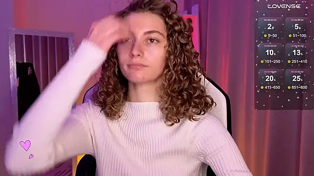 Snapshot of lady_curls chatting on 20, 1, 2025 lady curls online show from 20, 1, 2025